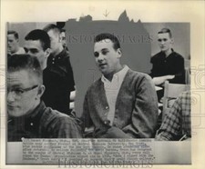 1962 Press Photo Yankee player Tom Tresh returns to college after World Series.