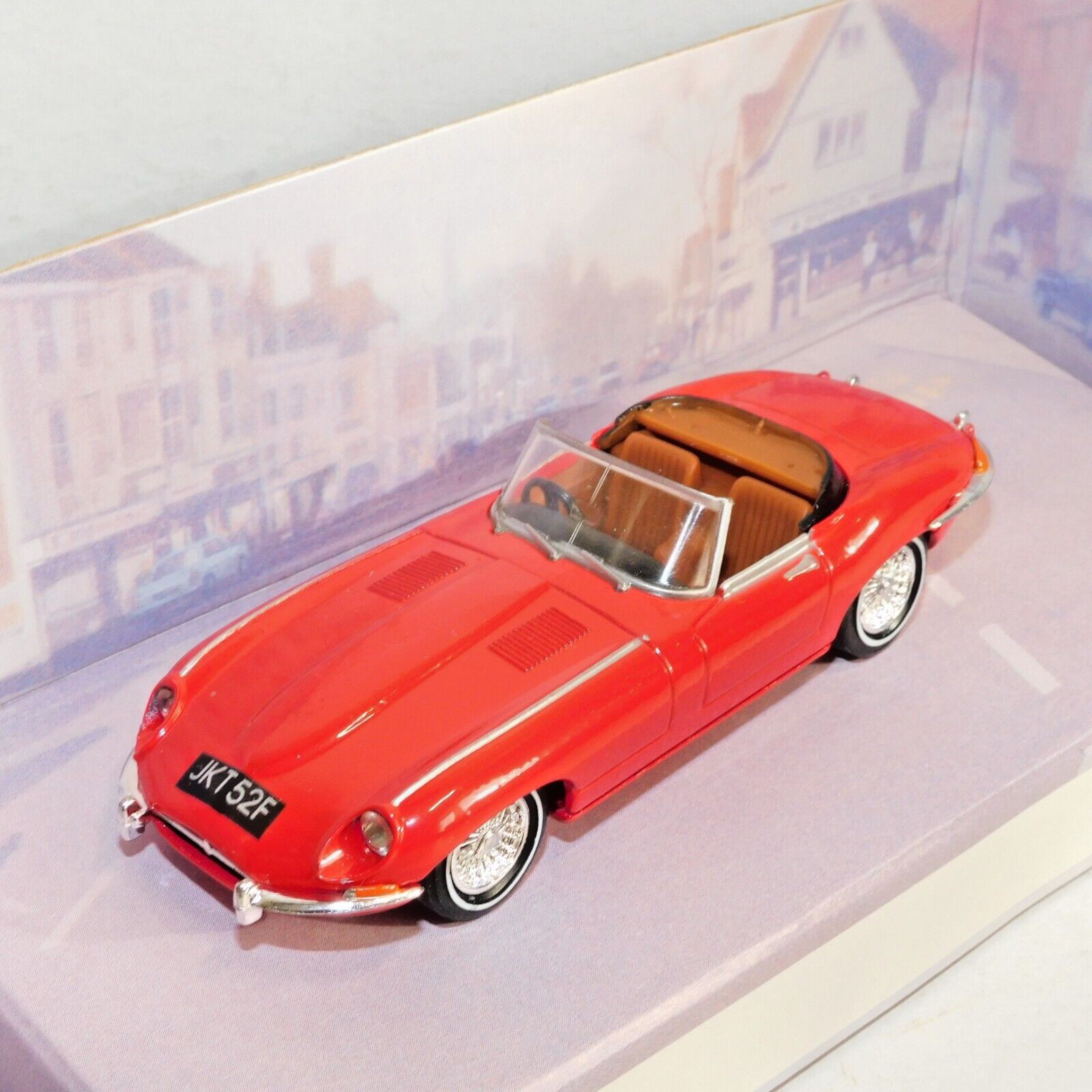 MATCHBOX DINKY 1968 JAGUAR E-TYPE RED 1/43 DY-18
