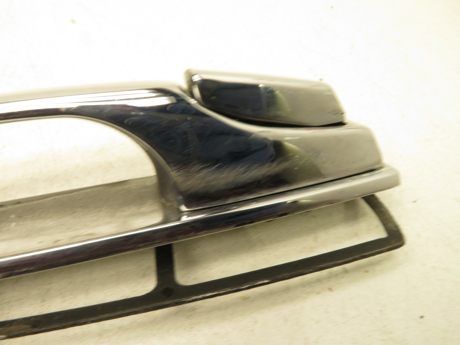1999-2004 BENTLEY ARNAGE FRONT RIGHT PASSENGER SIDE DOOR HANDLE CHROME OEM