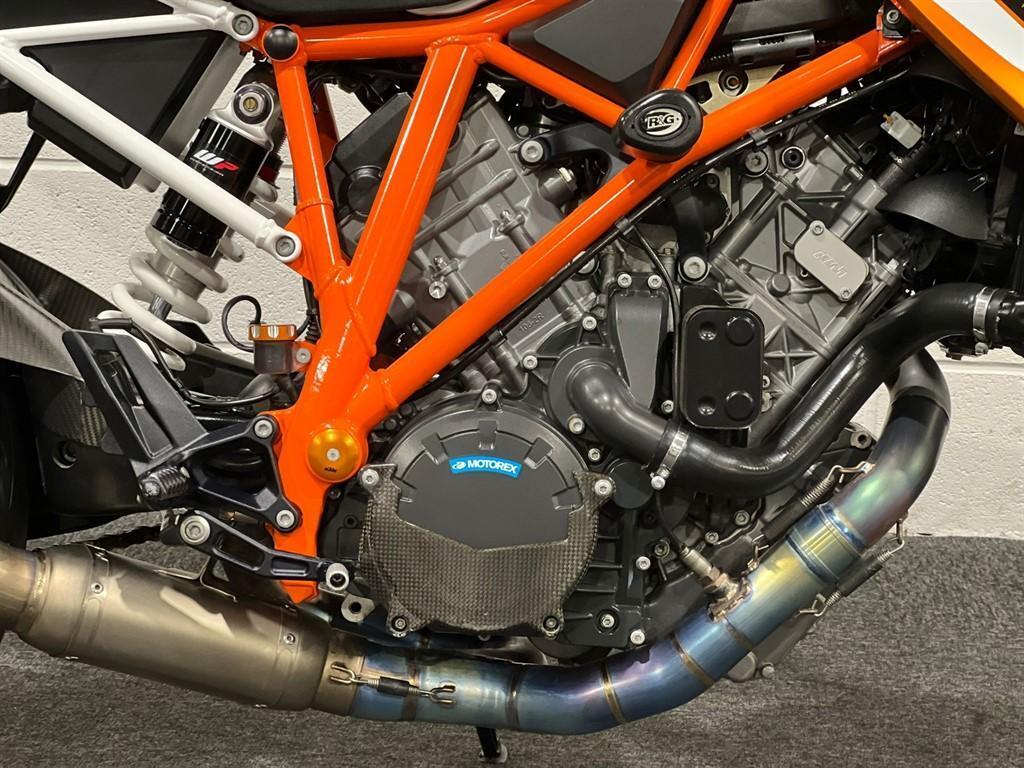 KTM Superduke 1290 R SPECIAL EDITION ! FULL AKRAPOVIC EXHAUST ! CARBON EXTRAS ! eBay