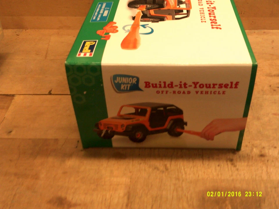 Revell Off Road Vehicle Junior model Kit  - Image 3 of 4
