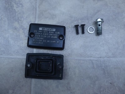 1990 Kawasaki ZX1000B Ninja K719-1) front right brake master