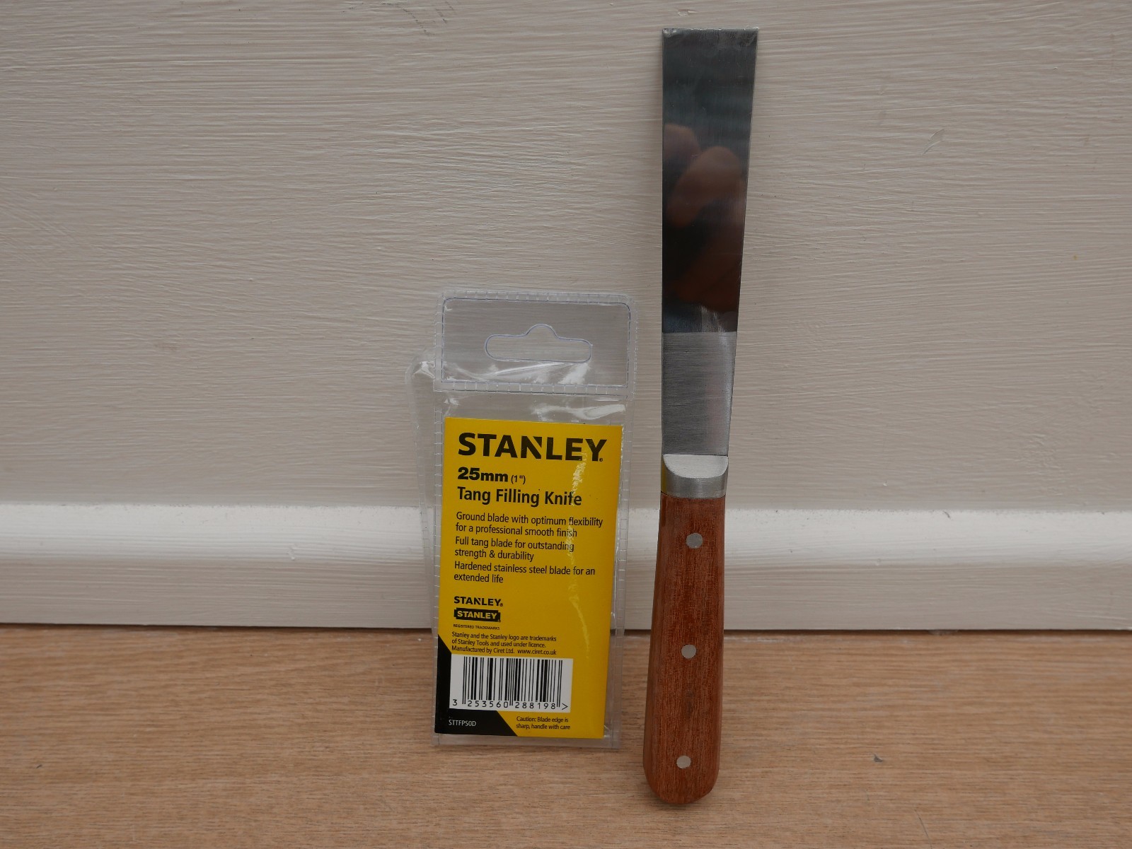 STANLEY 0 28 819 PROFESSIONAL 1"" 25MM FLEXIBLE TANG FILLING KNIFE