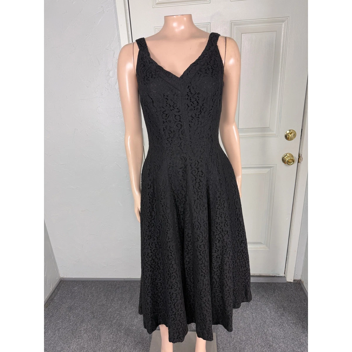 open lace back dress Duroché Dramatic Peplum Dress M – OMNIA