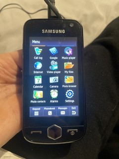 SAMSUNG S8000 Con Cargador SMARTPHONE ANDROID BARATO.