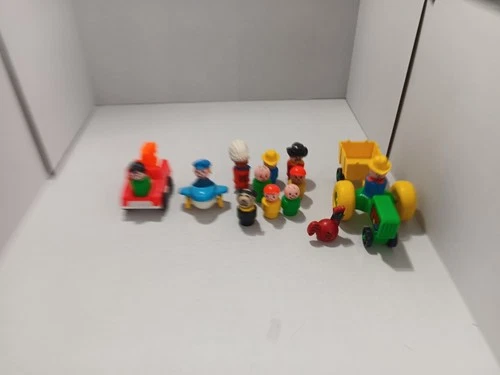 Lot 16 Vintage Fisher Price Little People Tractor Plane