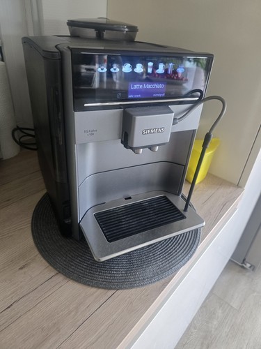 Siemens EQ.6 plus s100 Kaffeevollautomat Top Zustand siehe Video sehr gepflegt