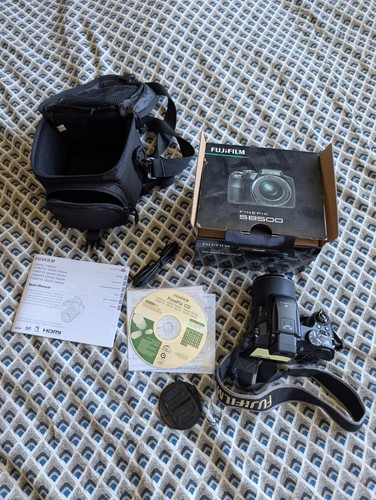 Fujifilm FinePix S8500 Digital