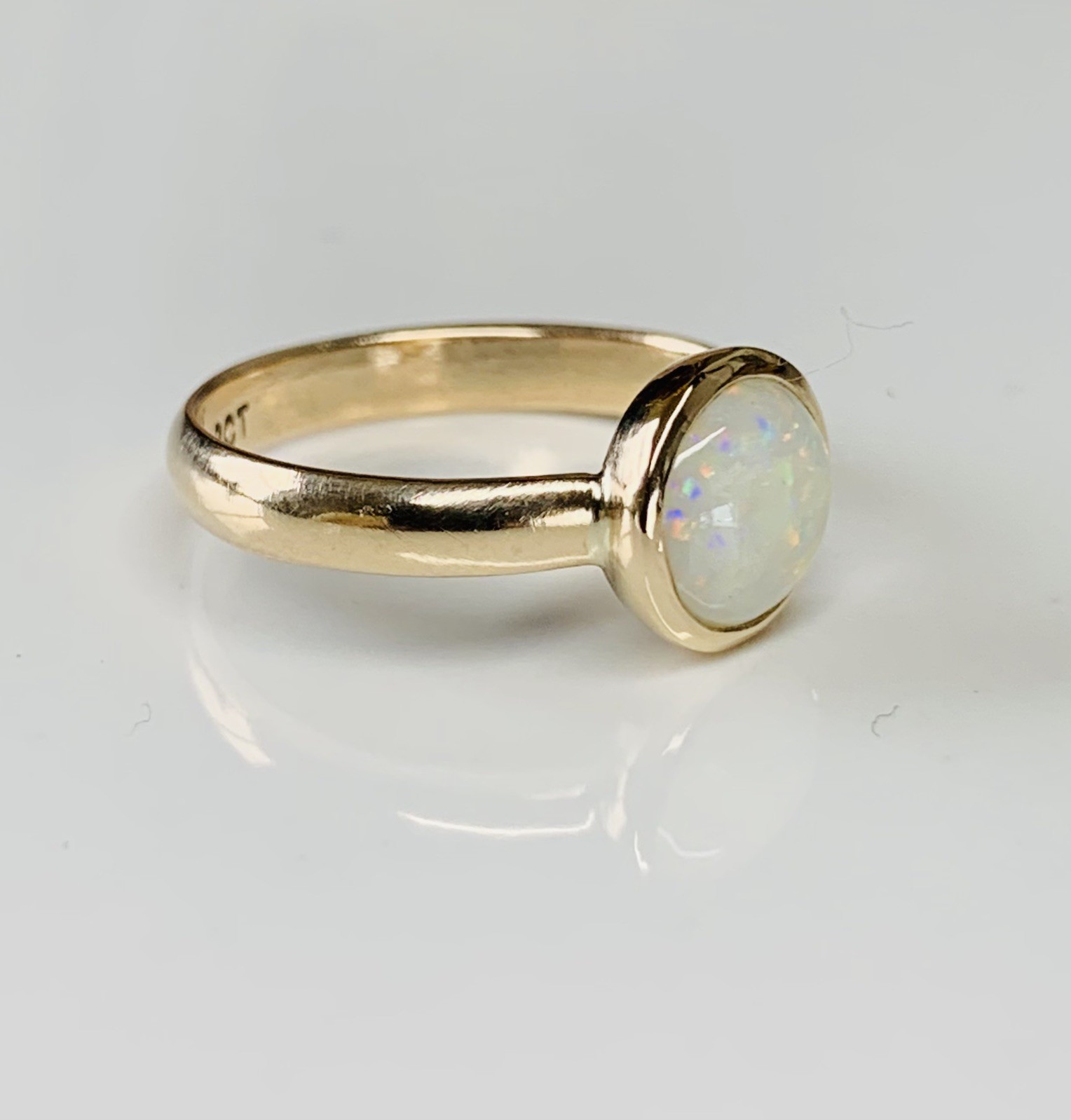 Fine 9ct Gold, natural Solid Opal Ring - image 3
