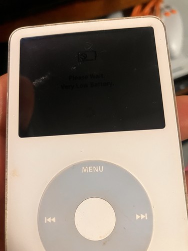 Apple iPod Video 5th Generation White (30 GB)