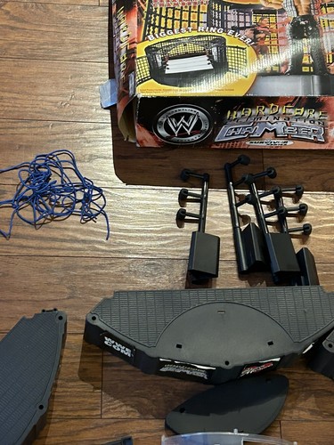 Jakks Pacific 2004 WWE Hardcore Elimination Chamber Set mit Box NICHT KOMPLETT! - Bild 9 von 13