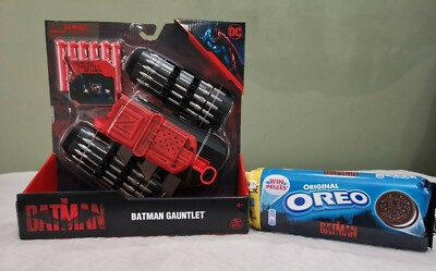    NEU The Batman Movie/Film 2022 Gauntlet Toy & Oreo (UK Version)