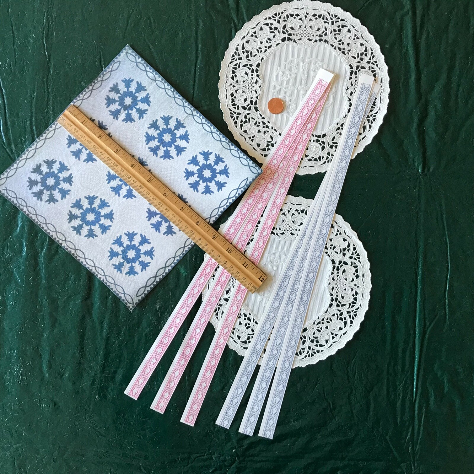 Dollhouses 112 scale lot of wallpaper, borders, Red gingham curtain