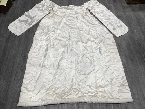 1900S VINTAGE EMBROIDERED WHITE JAPANESE CRANE UCHIKAKE WEDDING KIMONO (77”X48”) - Picture 2 of 3
