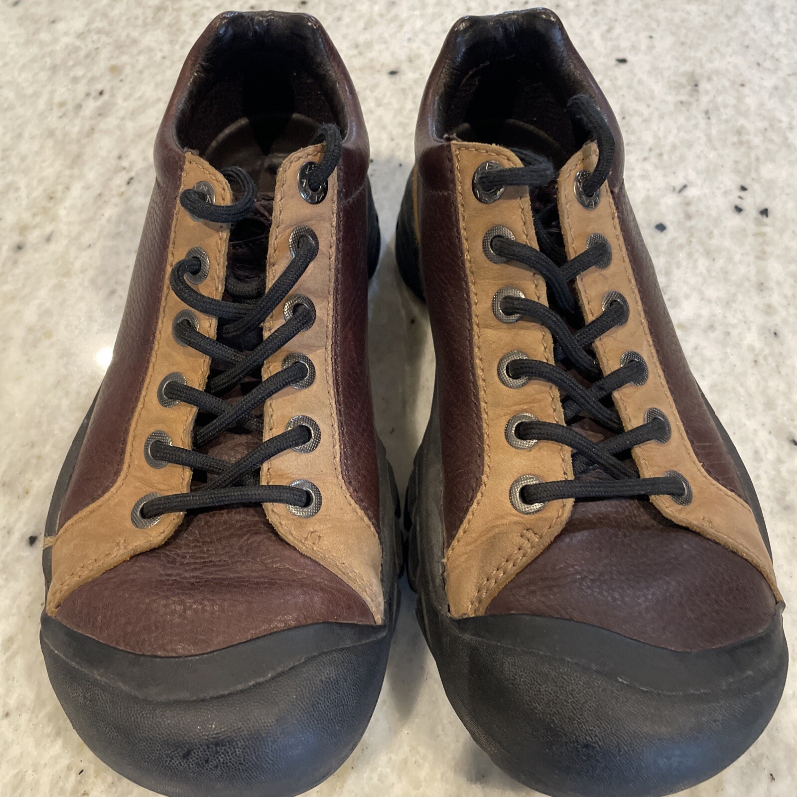 Scarpe da trekking da donna Keen Outdoors in pelle taglia 8