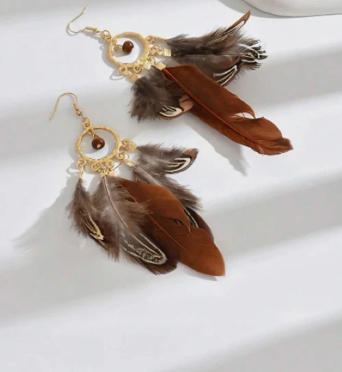 Pendientes Largos Pluma Hechos a Mano Personalizados Mezclados Natural Marrón Inspirados en BOHO Foto 3 de 4