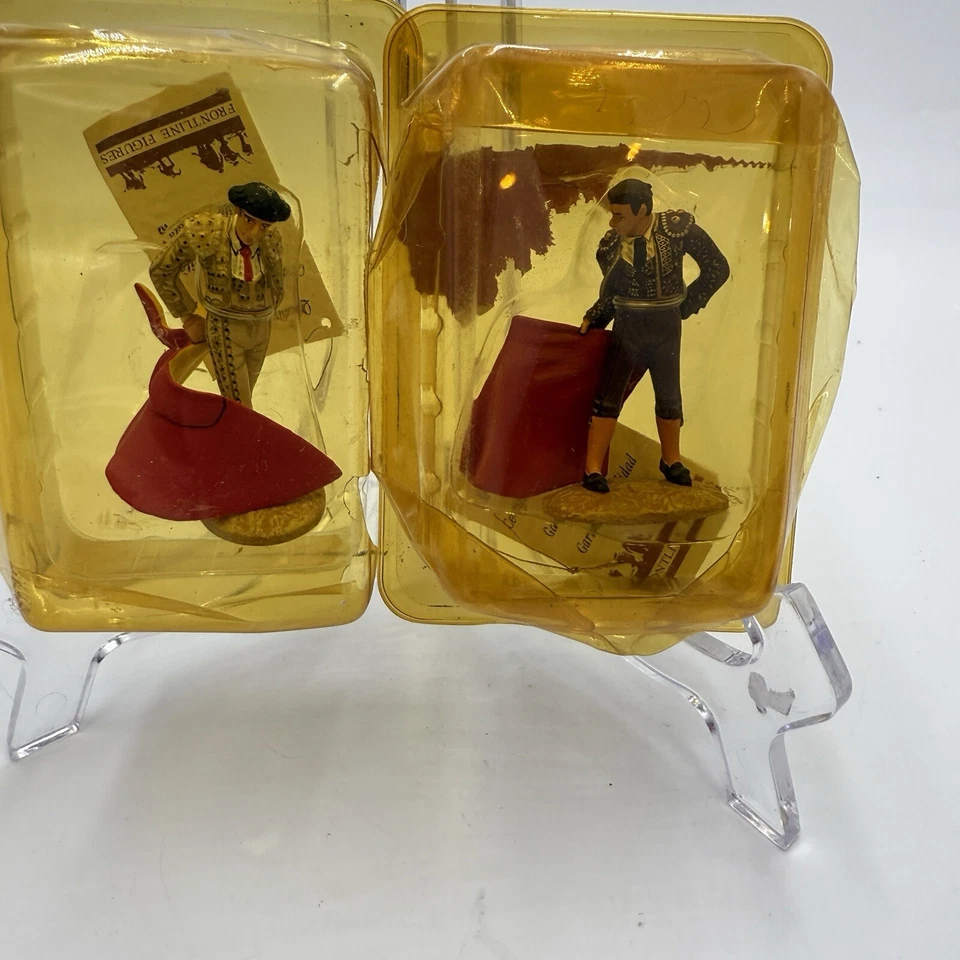 Estatuetas espanholas FRONTLINE Miniatures Bull Fighters 54mm conjunto de metal 2 vintage - Imagem 2 de 4