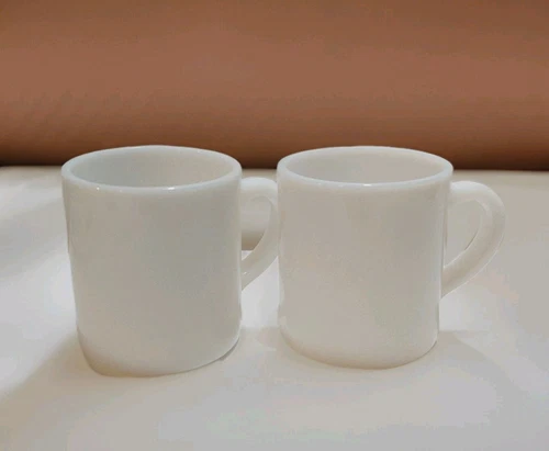 Vtg 1950s MCM Set Of 2 Hazel Atlas White Milk Glass D Handle Coffee Cups