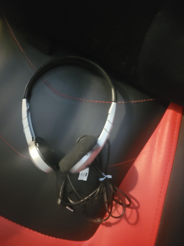 earphones in good condition 