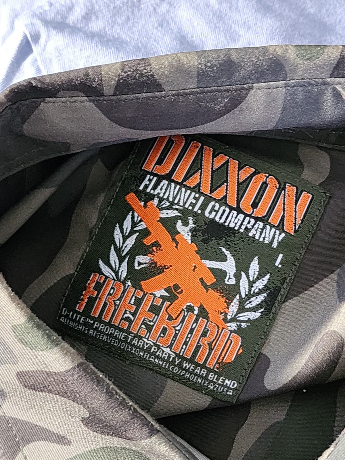 Dixxon Camouflage Button-Down Large - image 3