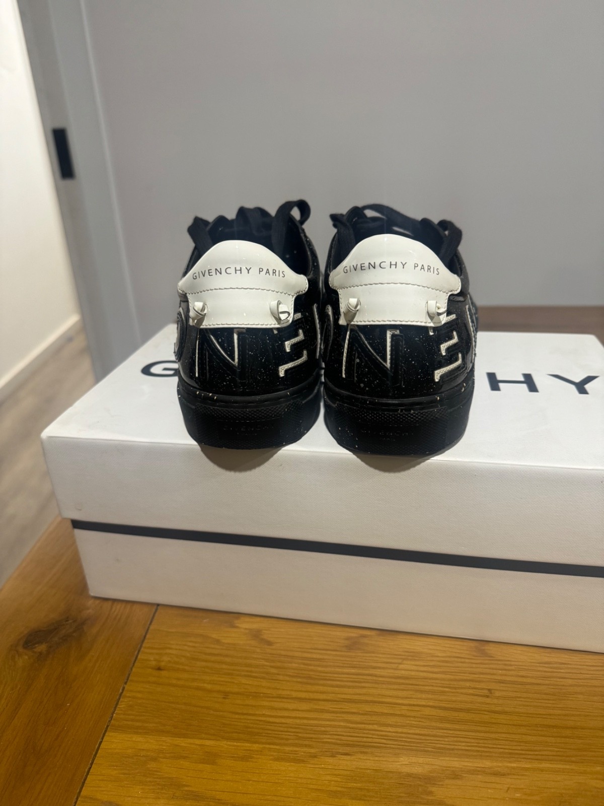 Authentic Guarantee, Givenchy Black reverse logo … - image 3