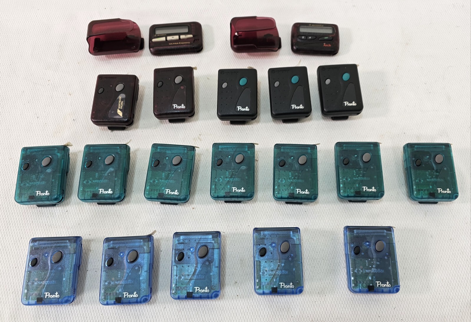 18 Vintage Motorola Classic Pagers Beepers 16 NEW OLD STOCK eBay