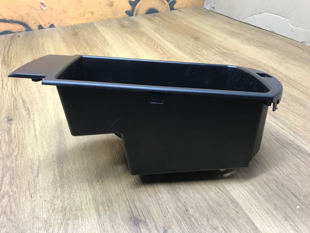 BMW F25 X3 X Drive 2014-2017 Centre Console Armrest Unit 105022979  