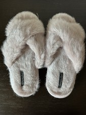 Victoria  s Secret Slippers Large SZ 9-10