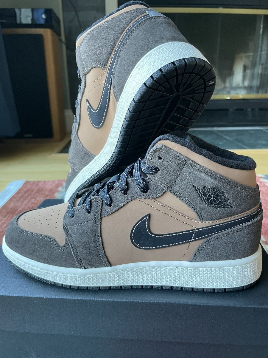 シューズ(男性用) Nike Air Jordan 1 Mid SE \"Dark Chocolate Nike Air Jordan 1 SE Mid Dark Chocolate Men's Size 8 Brown