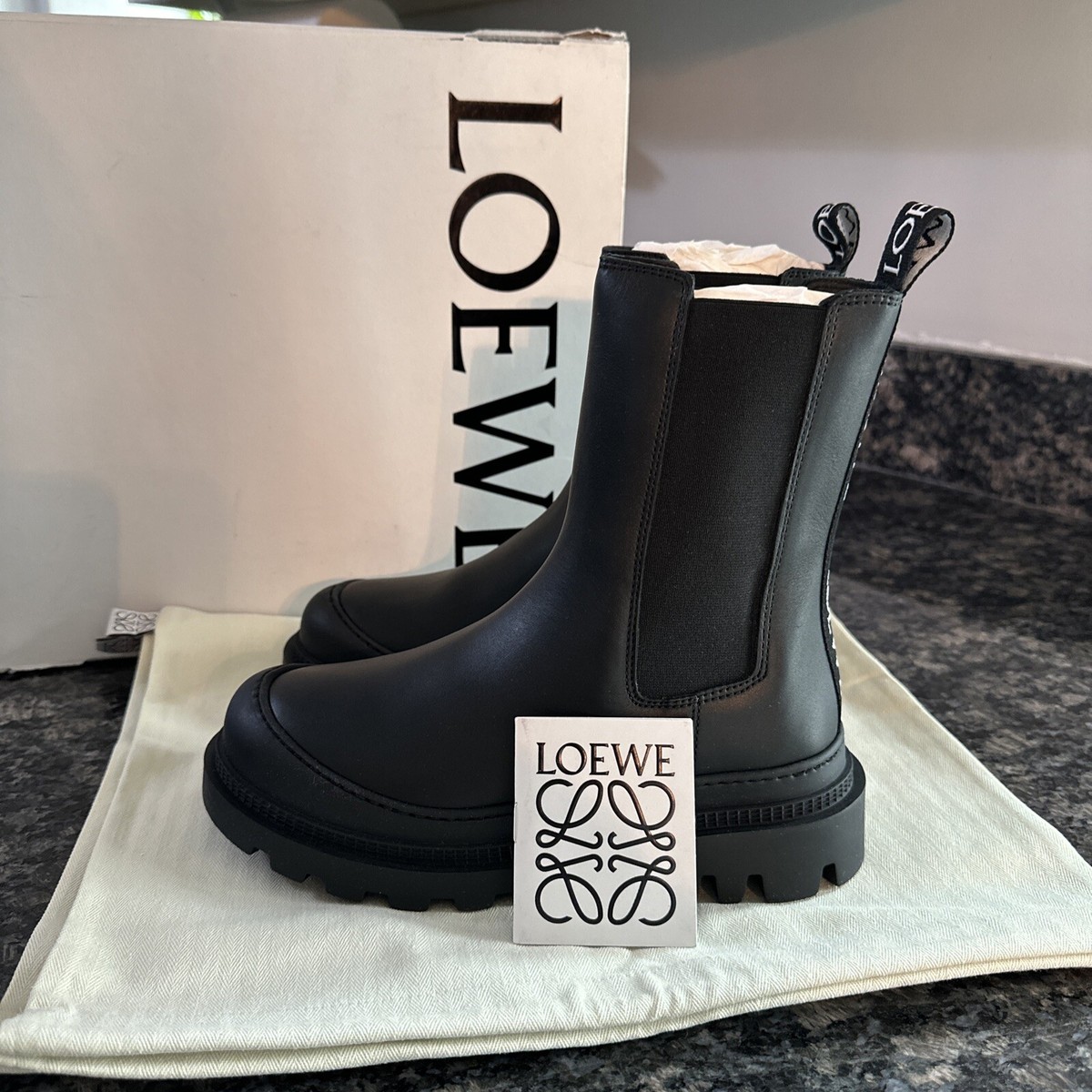 Loewe Chelsea Boots Black Leather Back Logo Pull Sz. 35. Us Loewe Chelsea Boots Black Leather Back Logo Pull Sz. 35. Us