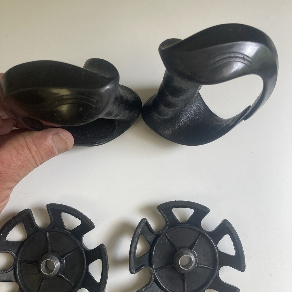 Scott ski poles Black molded strapless Pistol Grips & Snow Flake