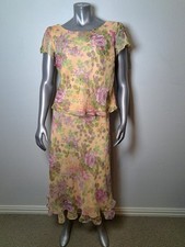 VYG STUDIO 1 Y2K floral print 2 piece set. Double Layered Lightweight 16p/fit L