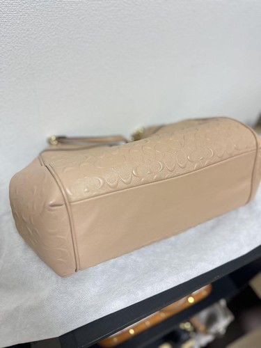 Bolso COACH beige en relieve - Imagen 9 de 9