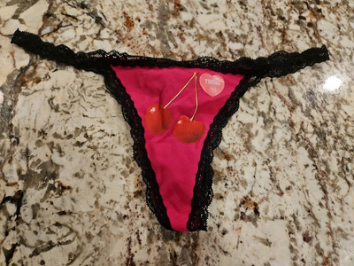 True Vintage Victoria s Secret PINK Lace V String Thong Panties Cherries