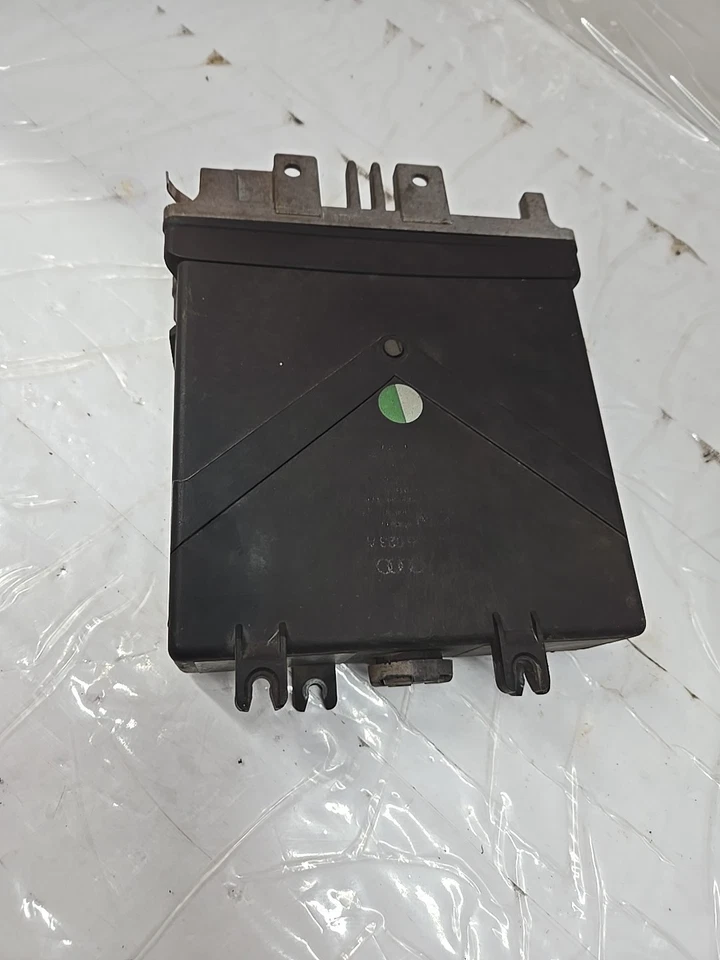 ORDENADOR VOLKSWAGEN CABRIOLET ECM ECU 037 906 023 A Foto 3 de 4