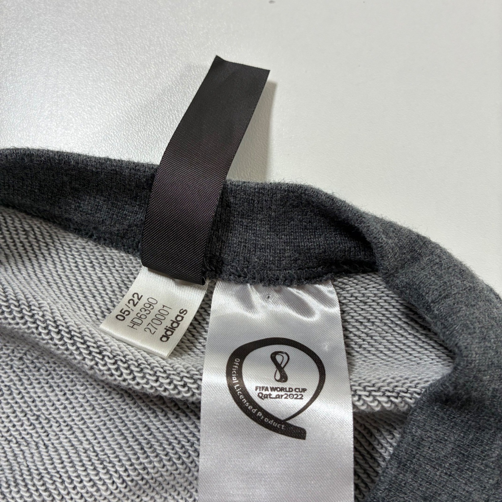Adidas FIFA World Cup Qatar 2022 Sweatshirt Medium Gray Crewneck Soccer image 5