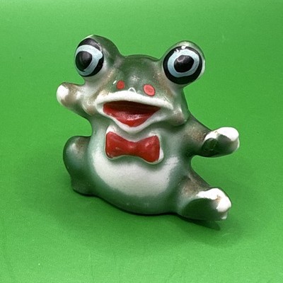 Vintage Green Frog Toad Figurine Red Bow Tie Made in Japan Rare Kitschy Novelty