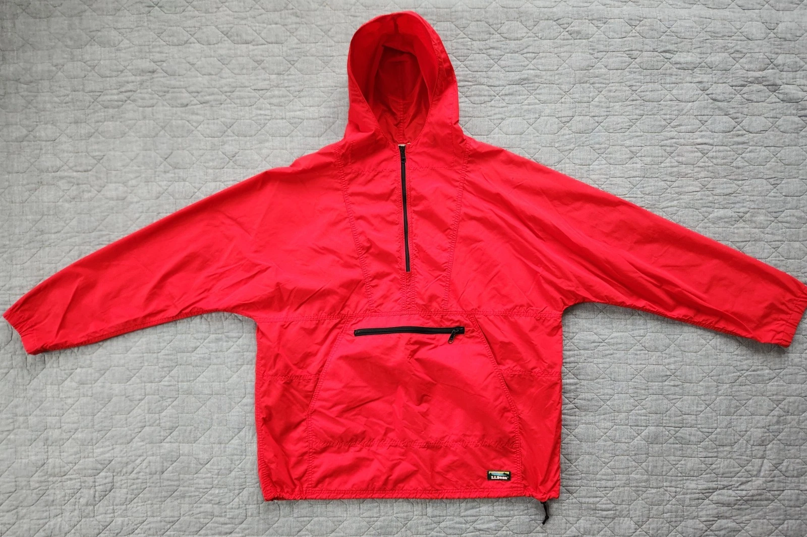 Vintage L.L. Bean Men's XL Red Windbreaker Anorak Jacket Hooded; Made in USA