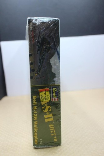 REVELL 1:35TH SCALE MASH 4077TH BELL H-13H HELICOPTER MODEL KIT - Picture 4 of 7