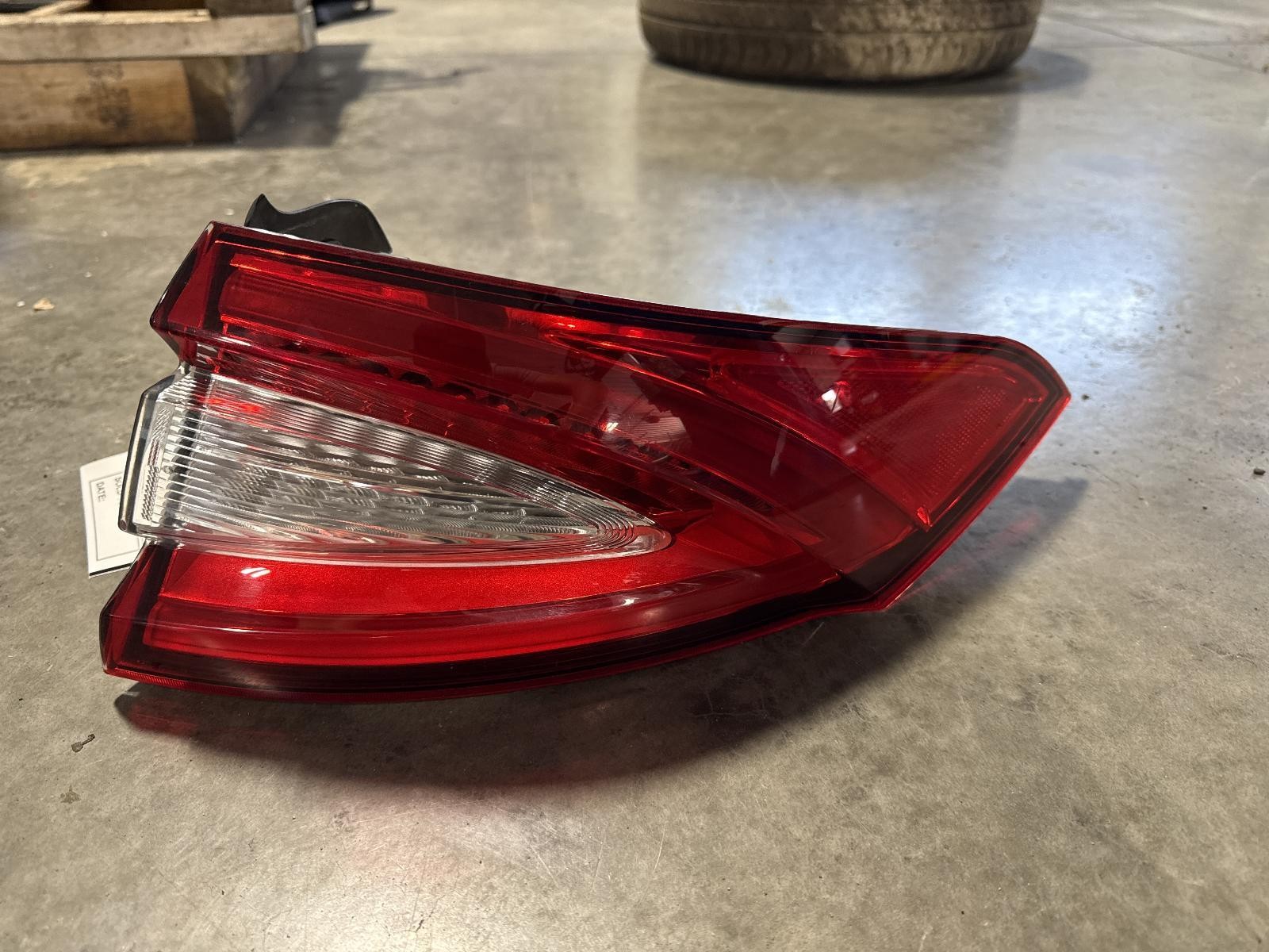 Maserati Levante 2017 Right Tail light P/N 20670204