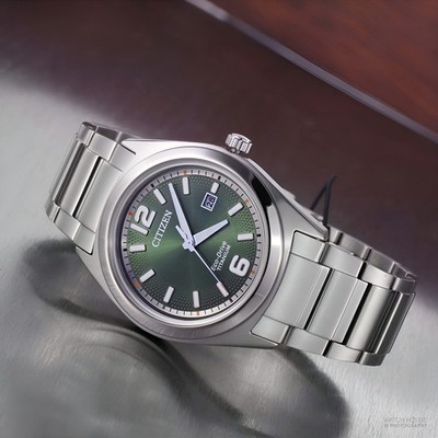 Citizen Super Titanium Eco Drive Herrenuhr AW1641-81X Grün