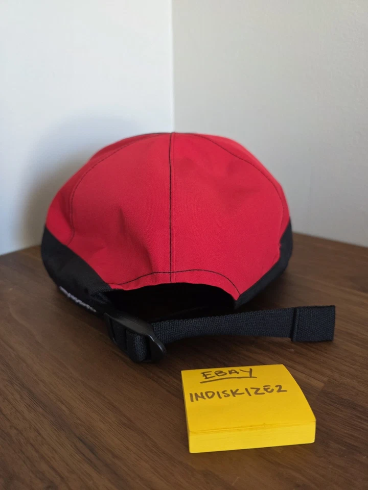 Gorra The North Face Mountain Goretex 5 paneles roja negra unisex con tirantes Foto 4 de 4