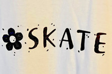 GK BLACK "SKATE" GRAPHIC LADIES X-LARGE SSLV WHITE COTTON T-SHIRT SZ XL NWT