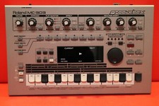 USED Roland MC-303 Groove Box Drum Machine Synth MC 303 U2405 241107