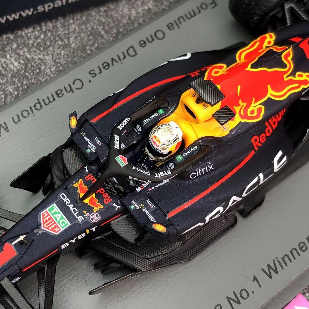 Spark 1/43 Oracle Red Bull RB18 Winner GP Japanese 2022 #1 Spark 1/43 Oracle Red Bull RB18 Winner GP Japanese 2022 #1