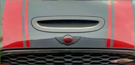 MINI F54 Clubman Pre-LCI GEL Insignia Logotipo Calcomanía Negro y Rojo - Imagen 3 de 3