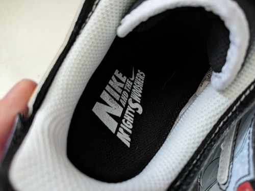 Nike Air Force 1/1 Nike and the Mighty Swoohers M 6 W 7,5 Komplettbox - Bild 7 von 14