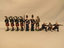Vintage Metal Soldiers Figurines N4