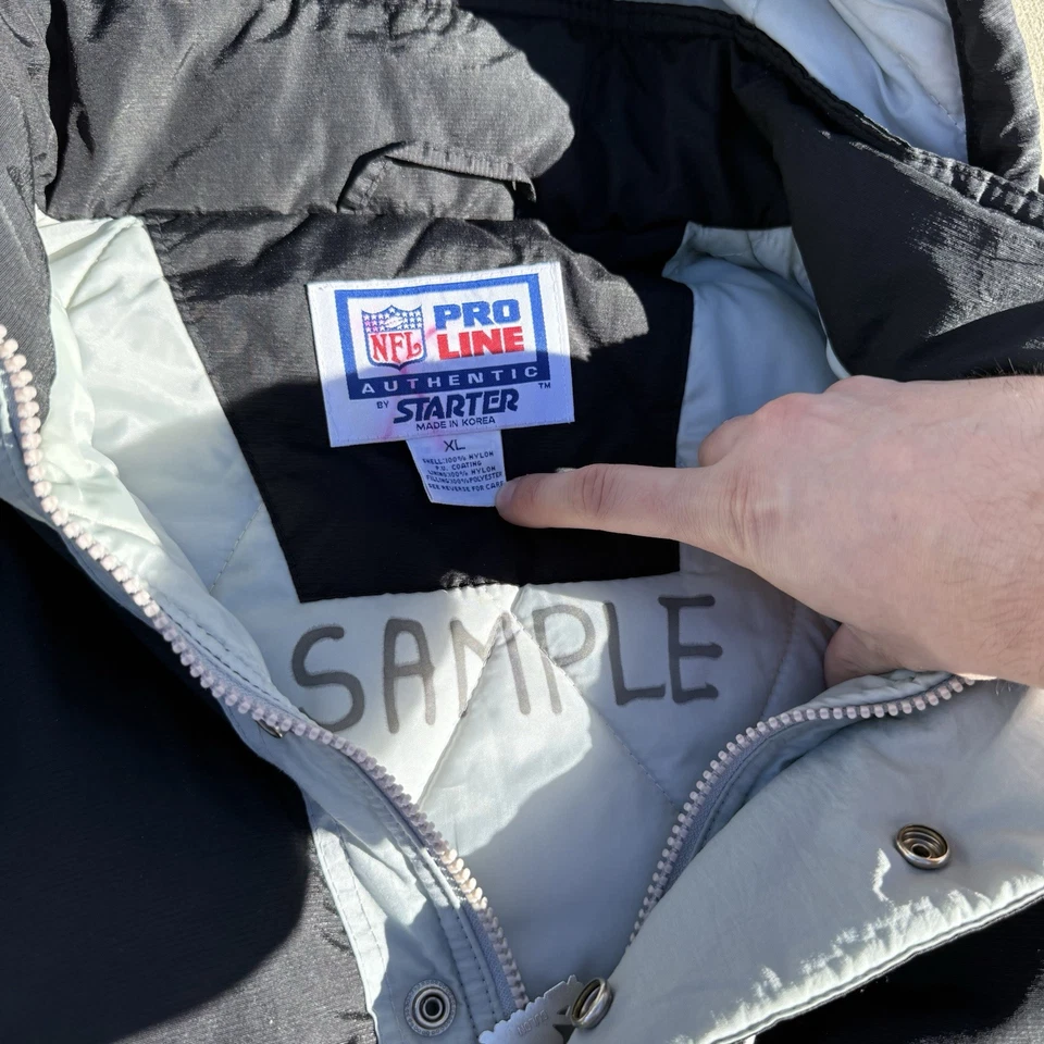 Vintage *SAMPLE* Starter Oakland Raiders L.A. Pro Line NFL Puffer Jacket SIZE XL - Image 2 of 4