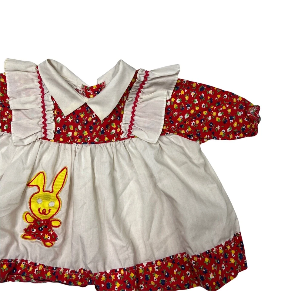 Delantal floral con volantes conejito conejo vintage años 70 Sears bebé niña 12M Foto 3 de 4